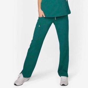 Figs women’s Kade cargo scrub pants